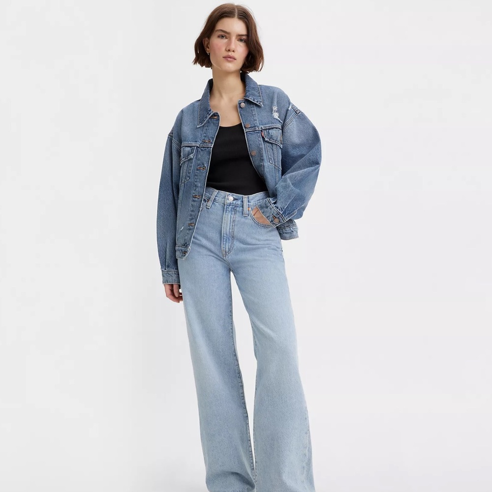 Levi’s Wide Leg Ribcage Jeans 26” Inseam Raw Hem Light Wash Size 24